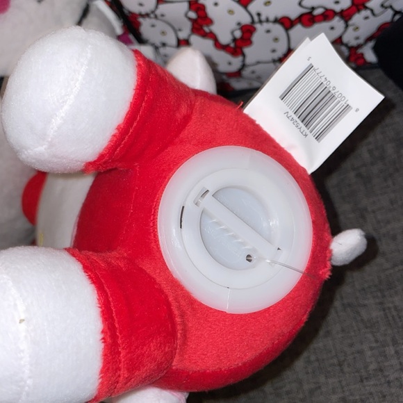 24HR DROP ⬇️ 4PC Hello Kitty Valentines Day Bundle - Picture 4 of 11